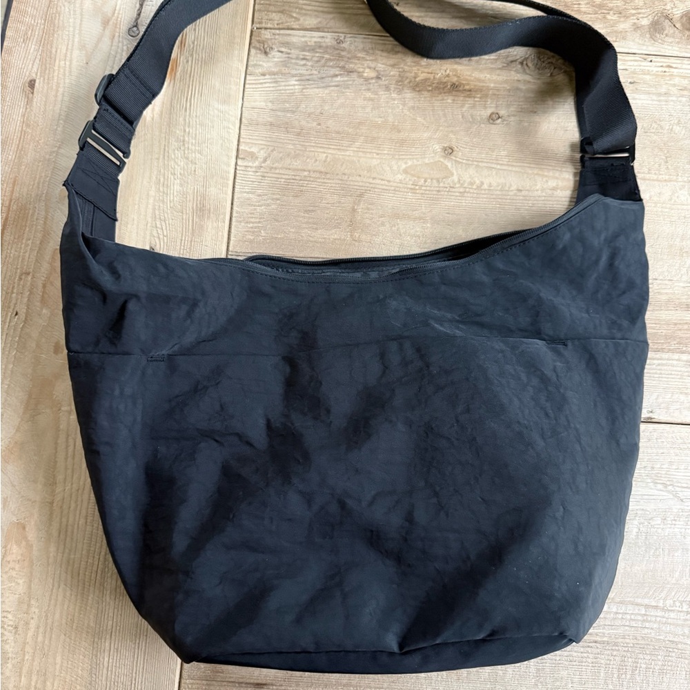 Beis The Crescent Catchall 
in Black